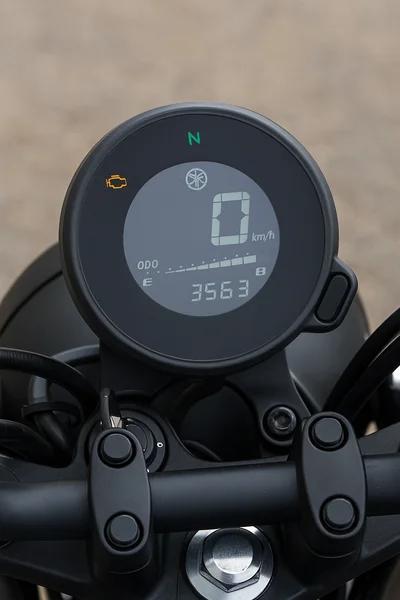Yamaha XSR 155 Digital Console – Speedometer and Display Features