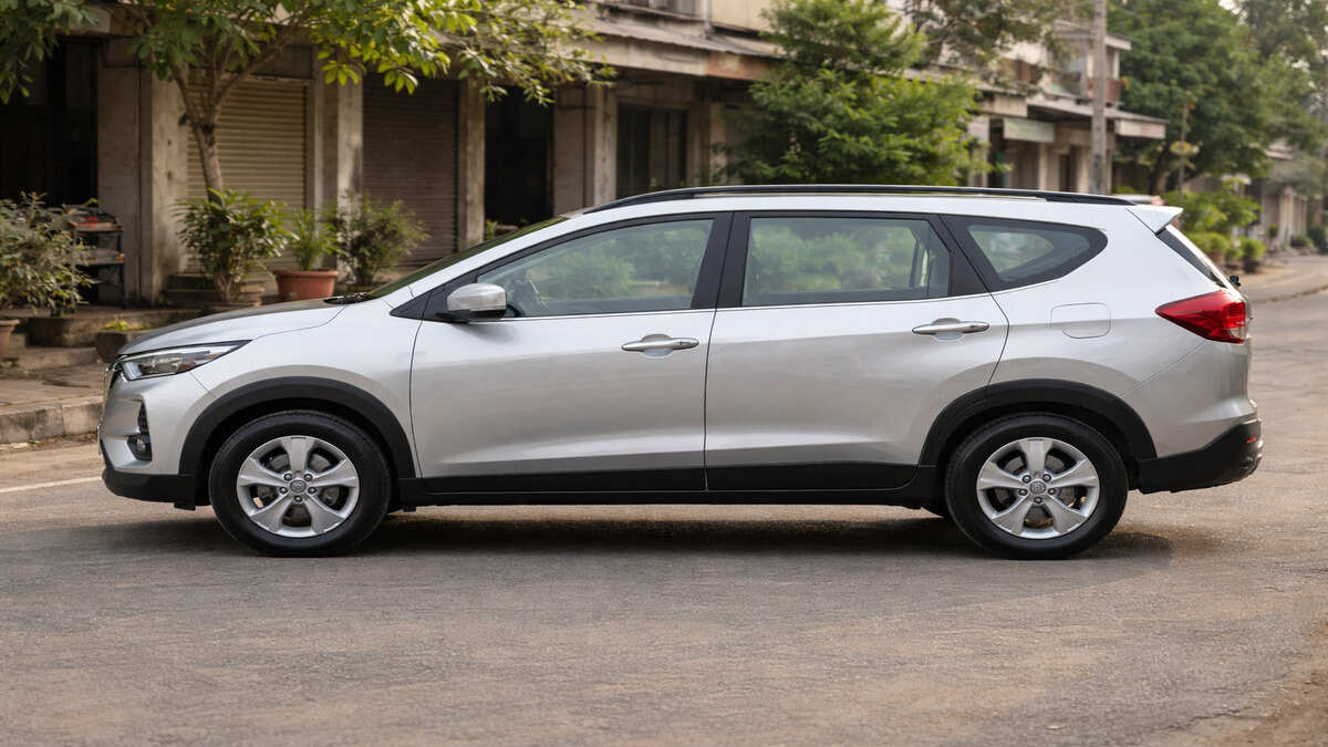 Nissan Gravite Compact MPV